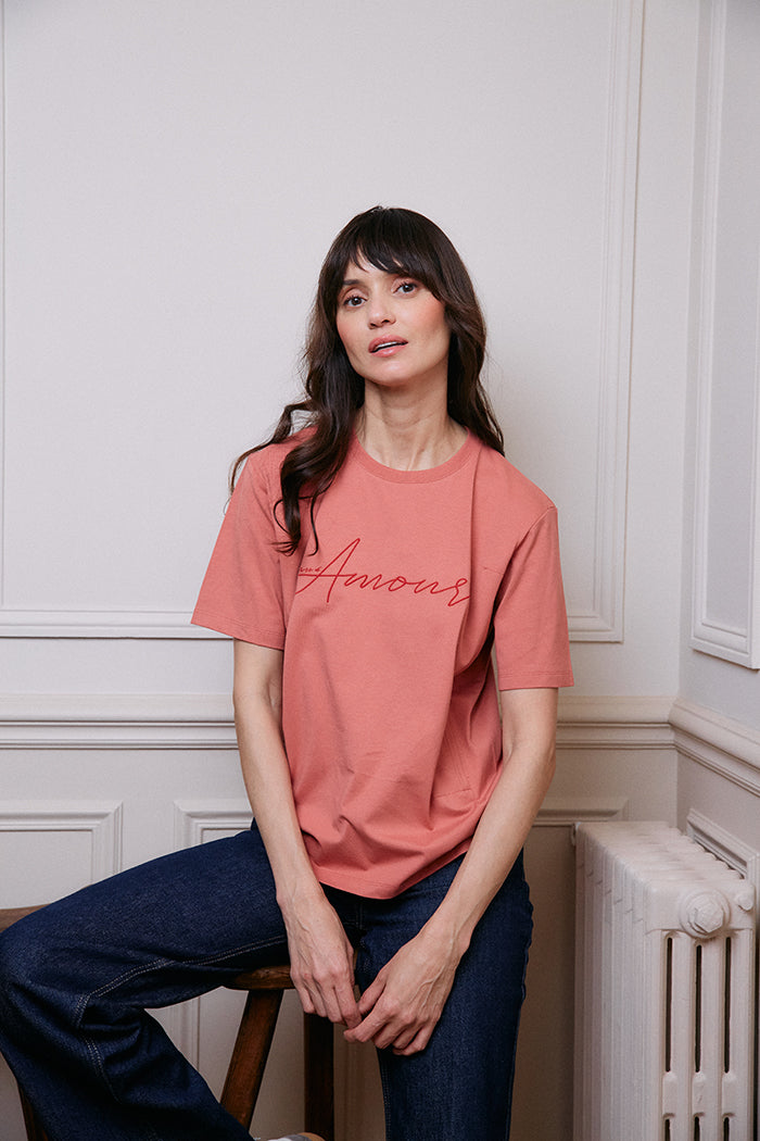 T-shirt allaitement Ivre d'Amour TAJINEBANANE, coton OEKO-TEX, broderie poitrine, disponible chez Etoiles en portage Genève