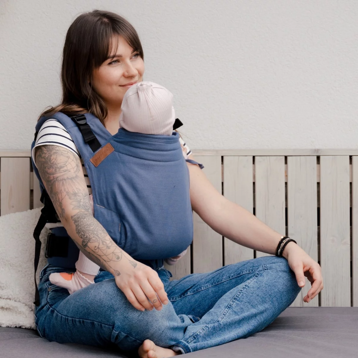 Porte-bébé Buckle HOPPEDIZ Crète : préformé à clips physiologique et évolutif, adapté de la taille 56 à la taille 86 (20 kg). Livraison en Suisse.