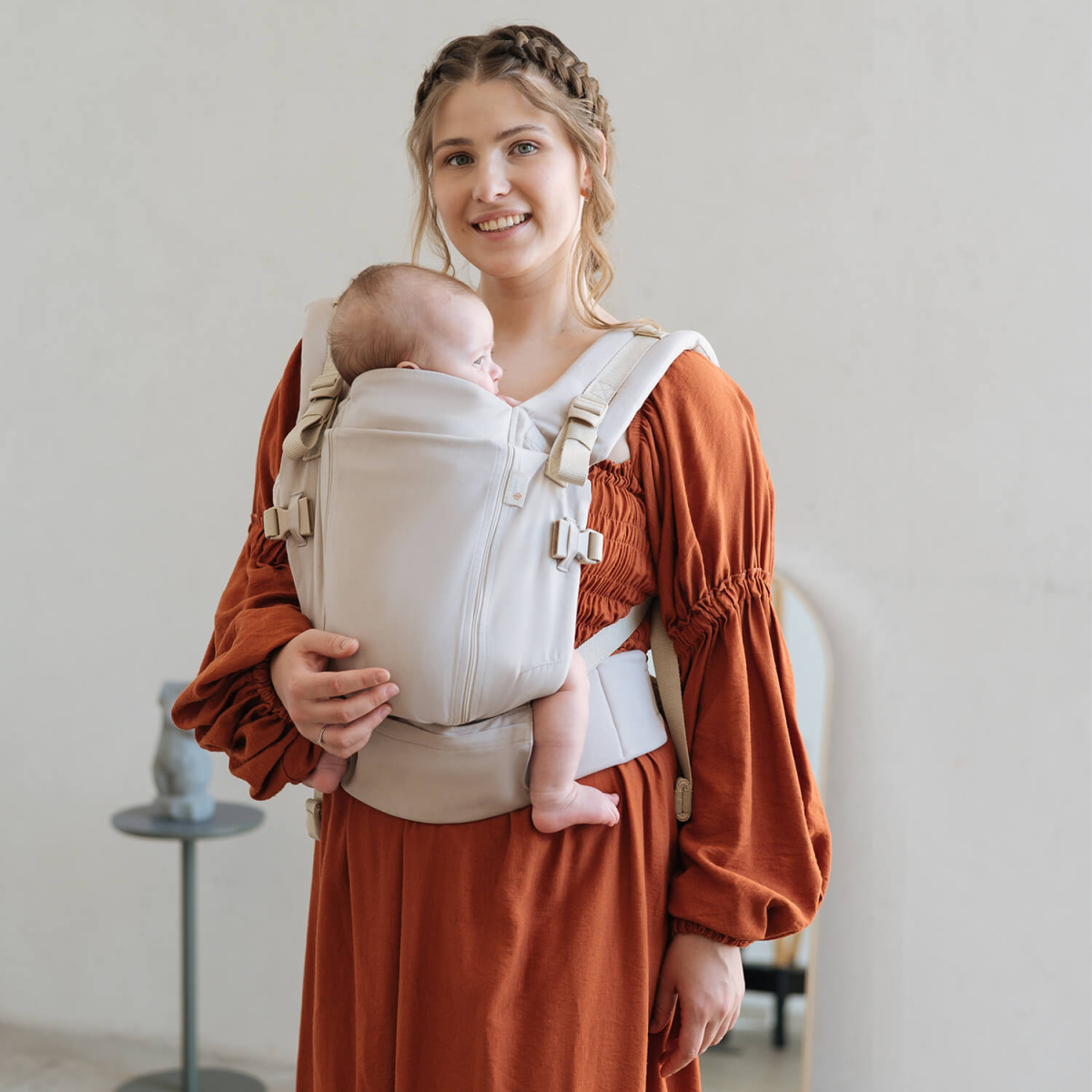 Porte-bébé One LOVE AND CARRY Wheat, portage physiologique dès la naissance jusqu'à 15kg. Tablier en mesh pour l'été. Confort et praticité - Etoiles en portage