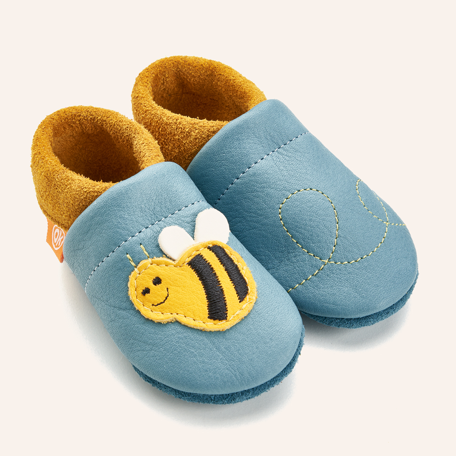 Chaussons cuir ORANGENKINDER Abeille, taille 18 à 25. Barefoot et fabriqués en Allemagne. Livraison en Suisse. Semelle souple en cuir - Etoiles en portage