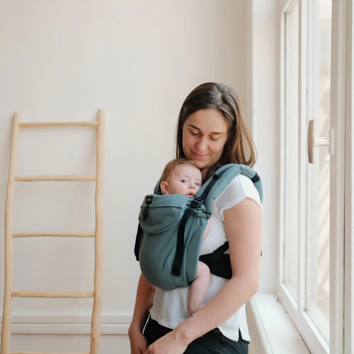 Porte-bébé NEOBULLE Néo Eucalyptus dès la naissance, de 3 à 15 kg. Physiologique, réglable, évolutif, confortable et fabriqué en France - Etoiles en portage