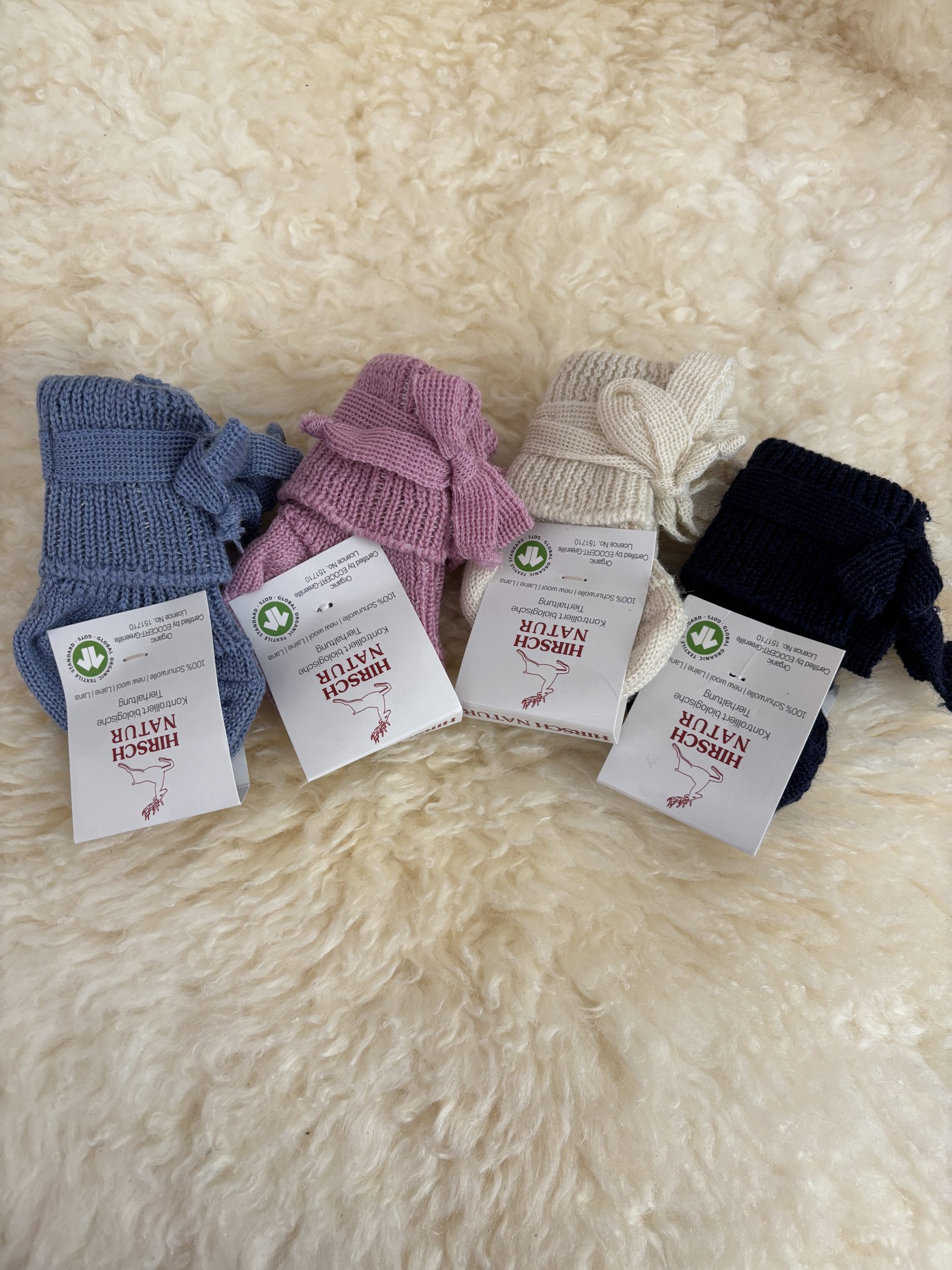 Chaussettes nouveau-né HIRSCH NATUR laine biologique, Douces, chaudes et bien maintenues grâce au lien à la cheville. Made in Allemagne - Etoiles en portage