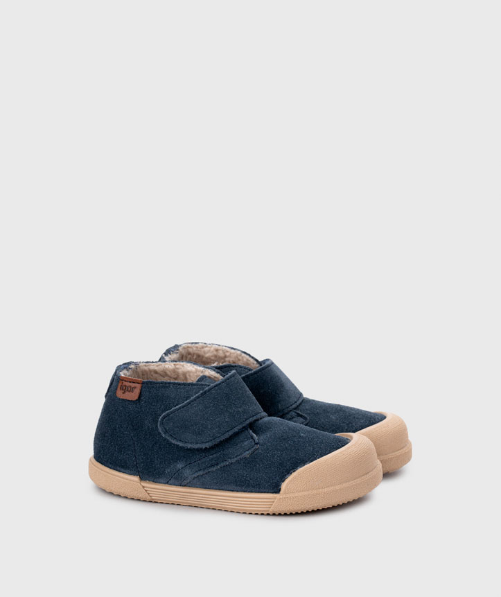 Bottines barefoot IGOR Tui Borrego Jeans : enfant en cuir suédé bleu, doublure chaude effet mouton, semelle flexible zéro drop et scratch pratique - Etoiles en portage
